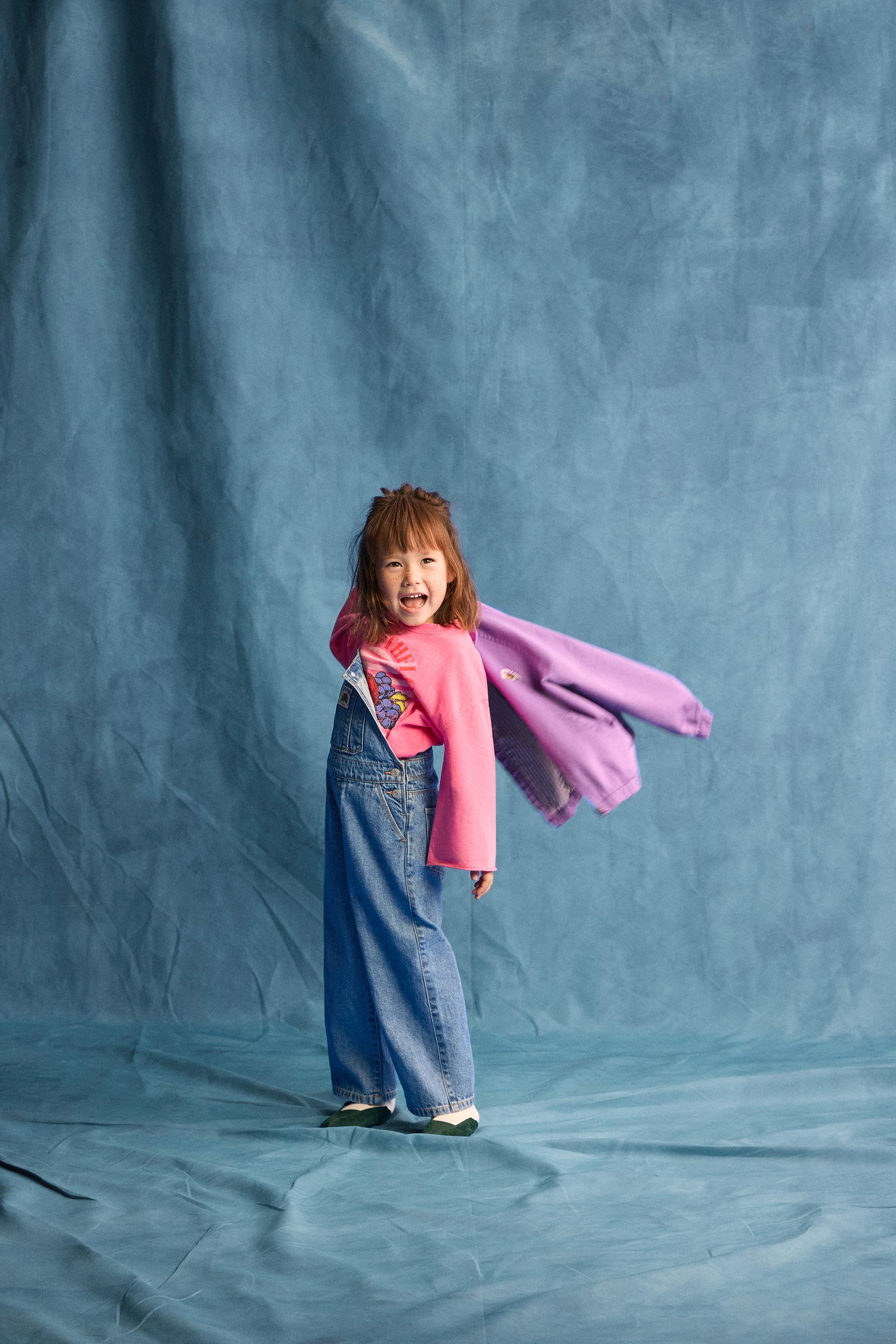 SALOPETTE EN DENIM À ÉTIQUETTE FRUIT OF THE LOOM™